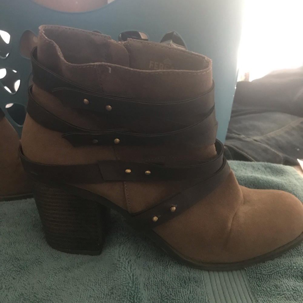 Women’s Size 11 Fergalicious Booties